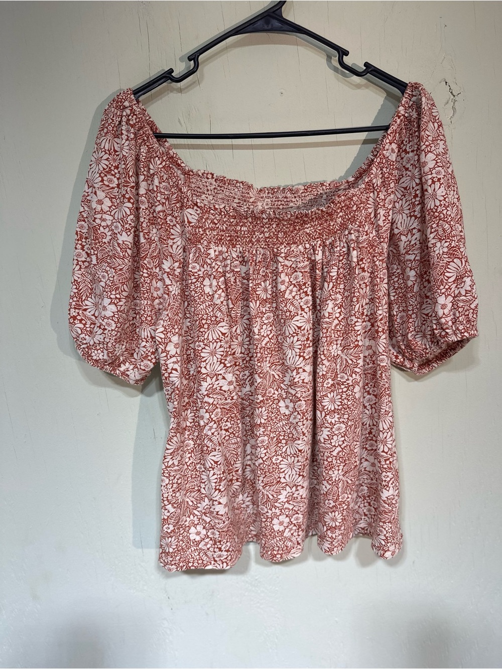 Wonderly burgundy white floral smocked square neck short puff sleeve top large